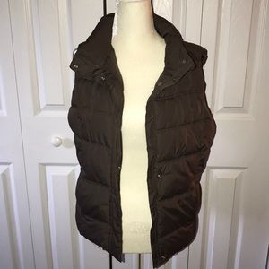 Never worn GAP gray/green vest